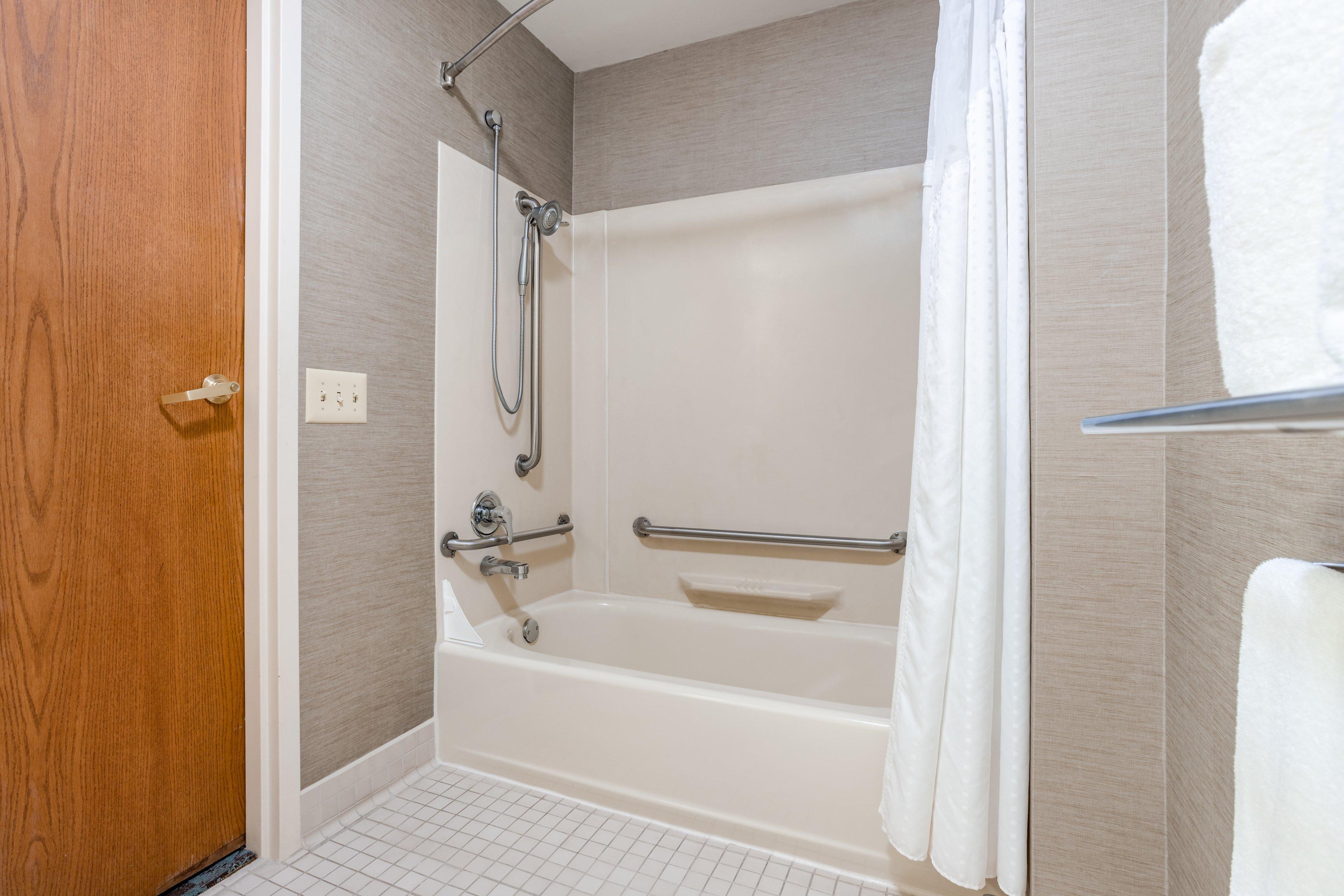 Holiday Inn Express Hotel & Suites Canton By Ihg Exterior photo