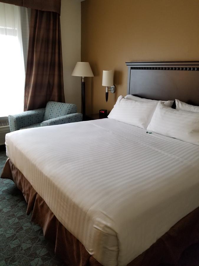 Holiday Inn Express Hotel & Suites Canton By Ihg Exterior photo